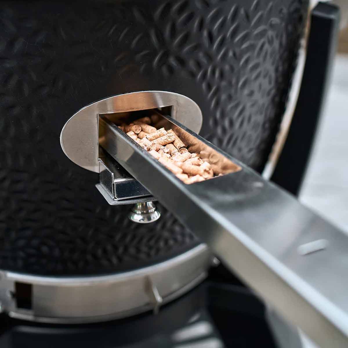 Monolith Keramikgrill Two Chip Feeder