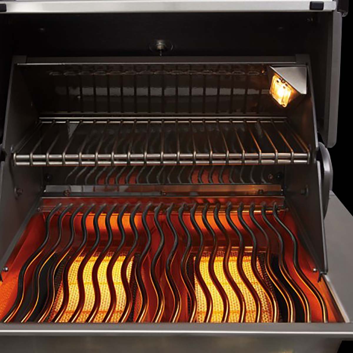 Napoleon Gasgrill Prestige Pro 825 inkl. Drehspiess