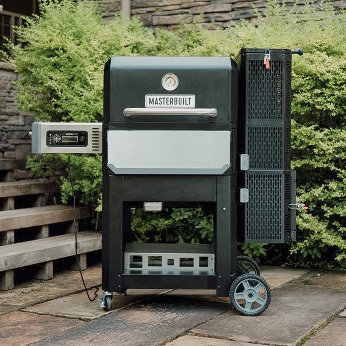 Masterbuilt Gravity Series 800 Digitaler Holzkohlegrill, Smoker und Grillplatte