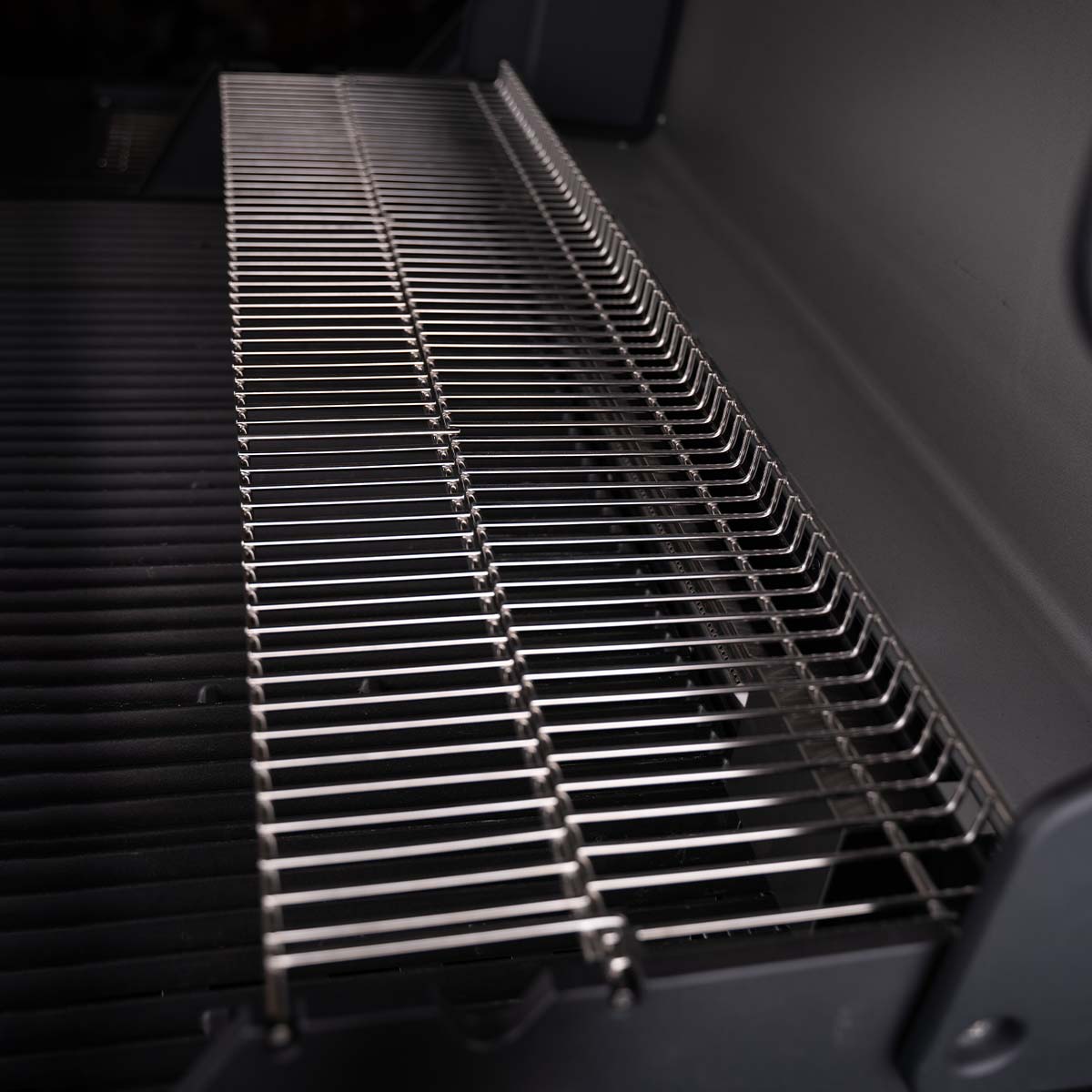 SANTOS Gasgrill S-418, Seiten- & Heckbrenner, Edelstahl inkl. Drehspieß, Rostheber & Silikonablage