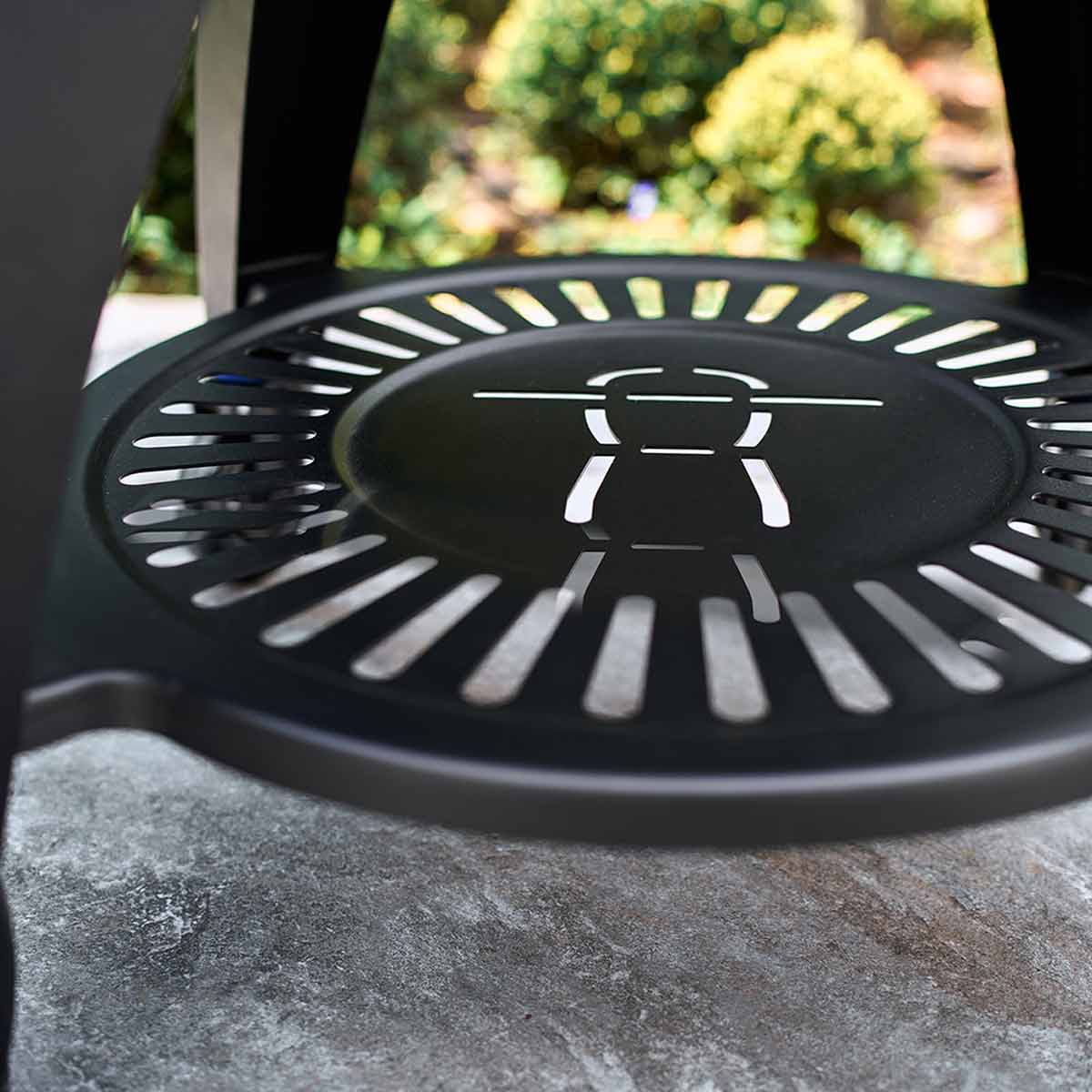 Monolith Avantgarde, Gestell mit Ablagefläche