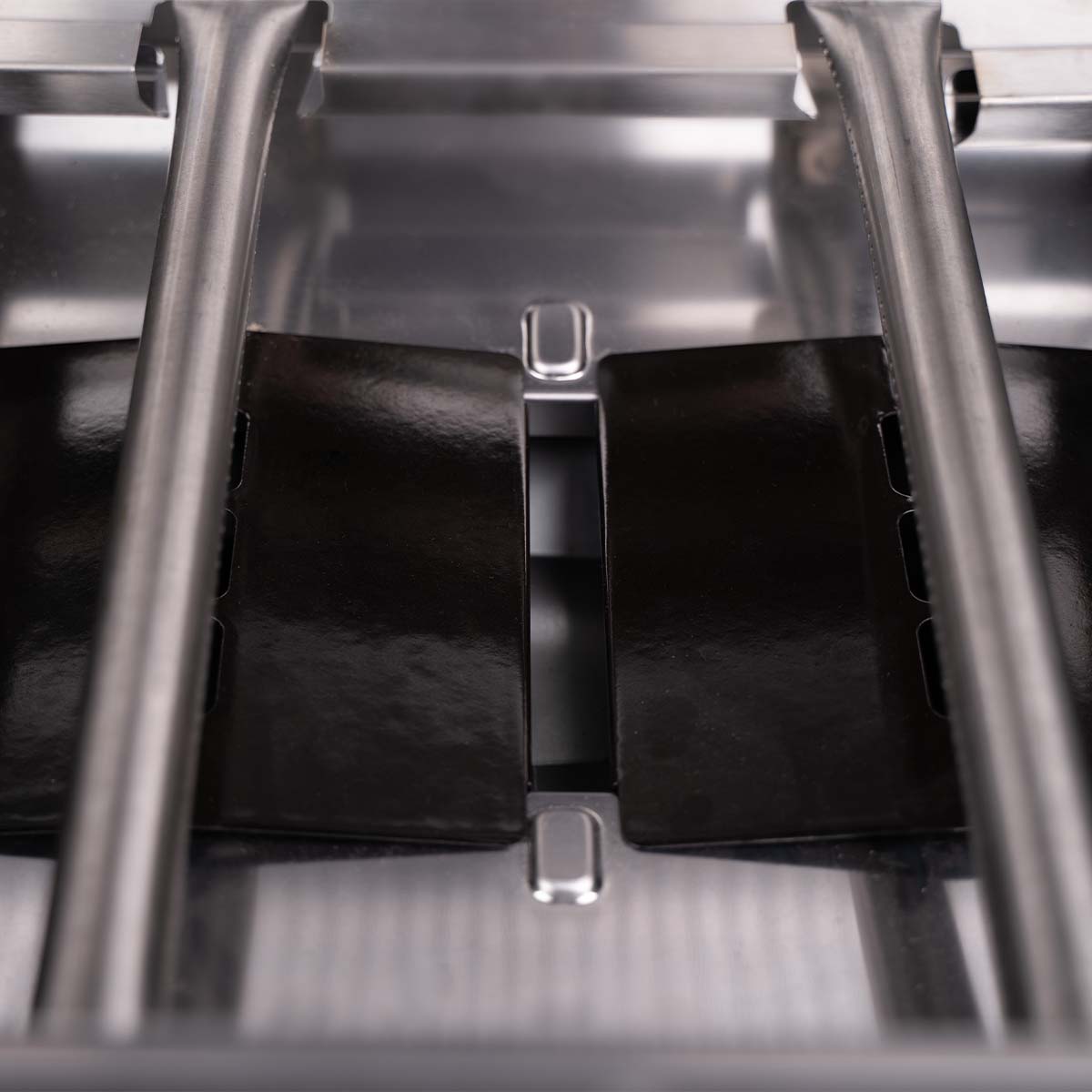 SANTOS Gasgrill S-418, Seiten- & Heckbrenner, Edelstahl inkl. Drehspieß, Rostheber & Silikonablage