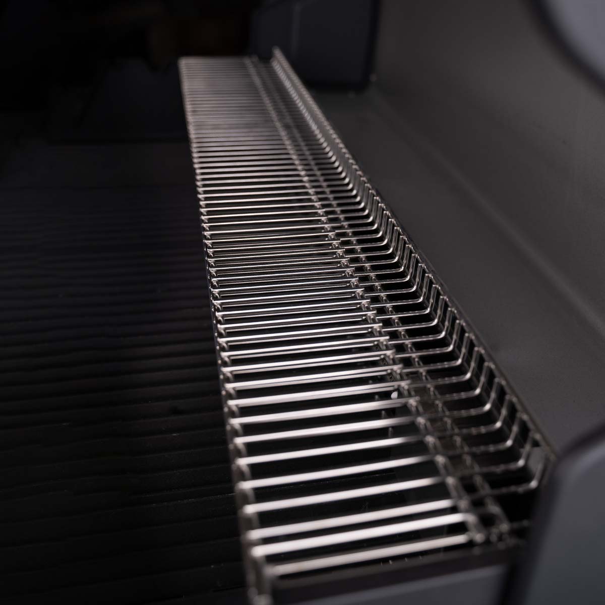 SANTOS Gasgrill S-418, Seiten- & Heckbrenner, Edelstahl inkl. Drehspieß, Rostheber & Silikonablage