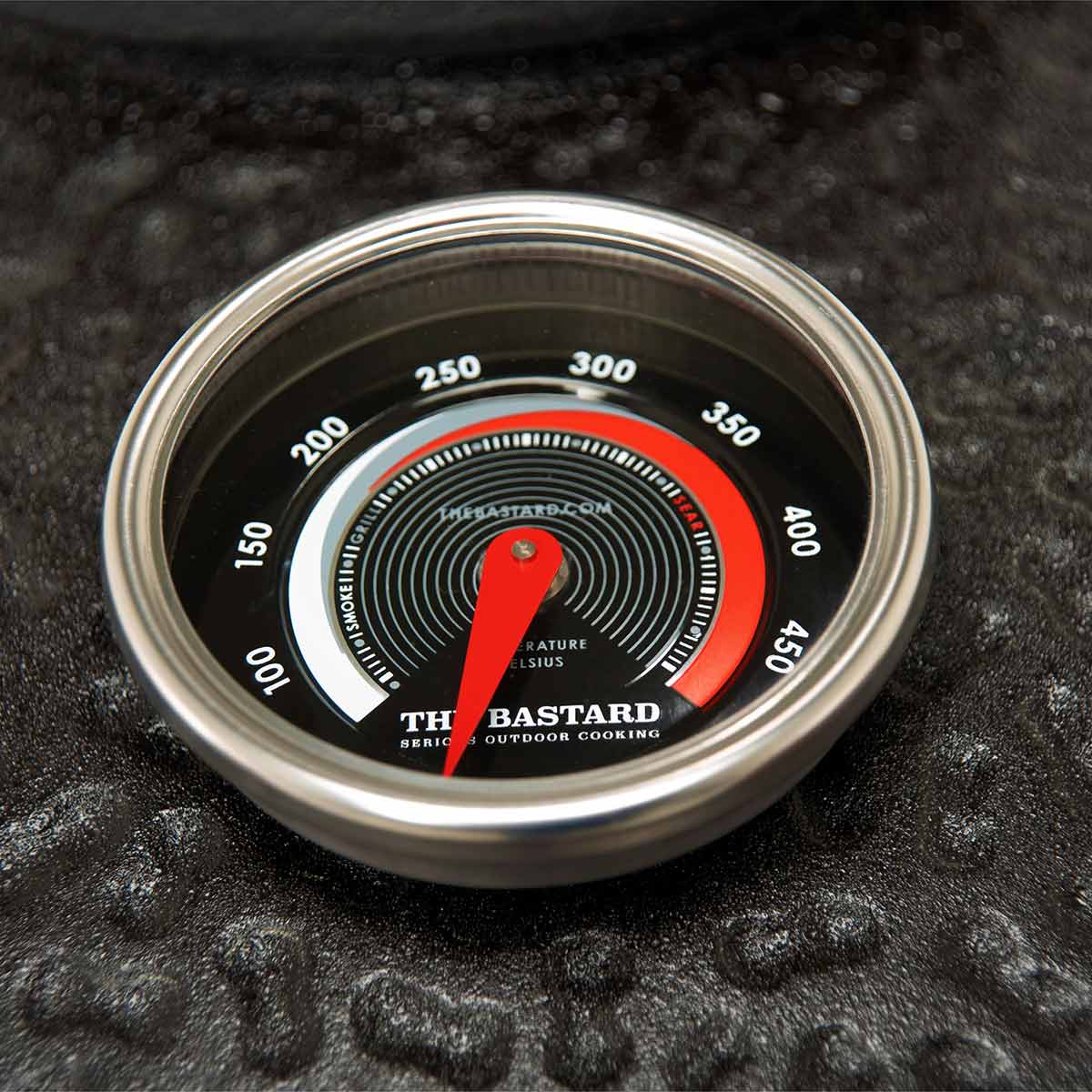 The Bastard Urban Medium Solo 2021 Keramikgrill Deckelthermometer The Bastard Urban Medium Solo 2021 Keramikgrill Deckelthermometer